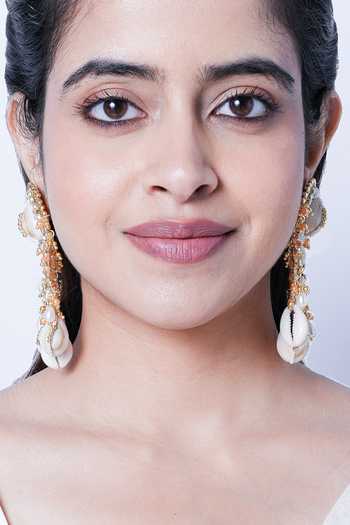 Vaidaan Aadarshini Seashell Earchain Earrings 