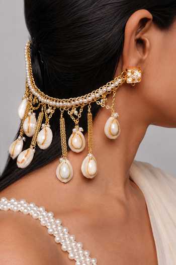 Vaidaan Iniyati Shell Earchains