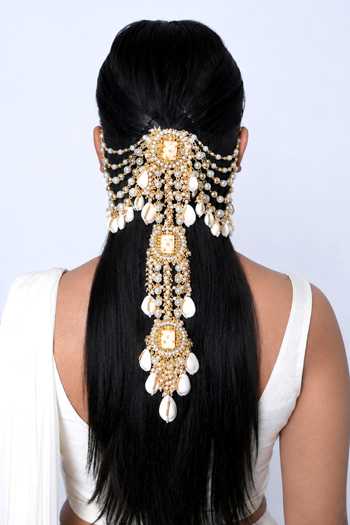 Vaidaan_Gold Aanvi Hair Accessory _Online_at_Aza_Fashions