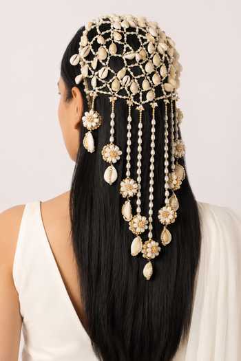 Vaidaan Srivalli Sea Shell Hair Accessory 