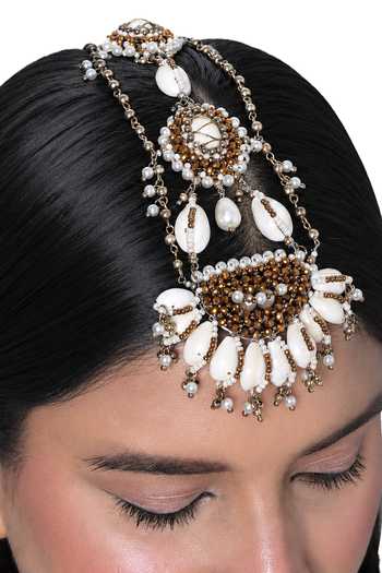 Vaidaan Manvi Shell Maangtikka
