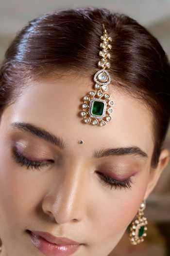 Shop Nazaakat By Samara Singh Gold Plated Stone Drop Pendant Necklace Set Online at Aza Fashions Shop_Nazaakat By Samara Singh_Gold Plated Stone Drop Pendant Necklace Set _Online_at_Aza_Fashions