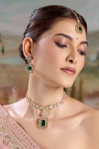 Nazaakat By Samara Singh Stone Drop Pendant Necklace Set 