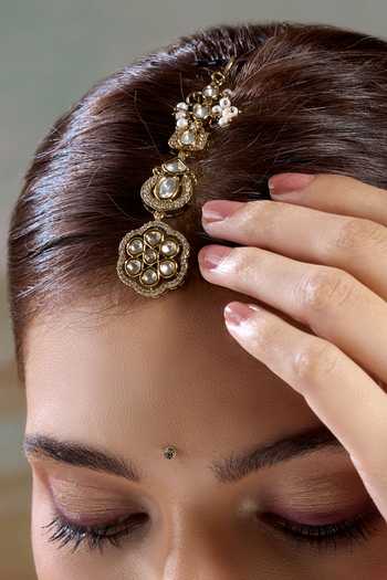 Shop Nazaakat By Samara Singh Gold Plated Floral Stone Embellished Choker Necklace Set Shop_Nazaakat By Samara Singh_Gold Plated Floral Stone Embellished Choker Necklace Set