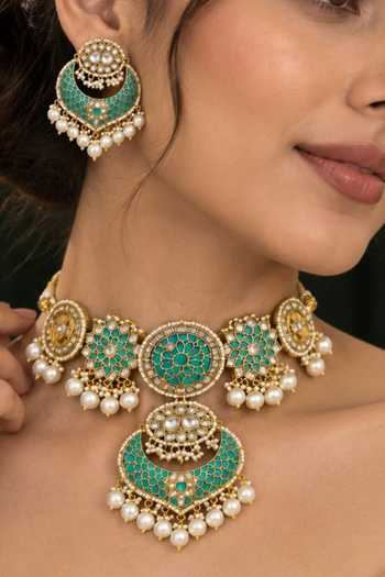 Queens Jewels Aaranya Emerald Choker Set With Earrings 