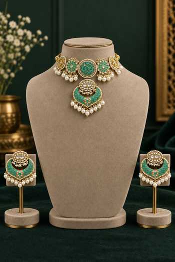 Queens Jewels Aaranya Emerald Choker Set With Earrings 