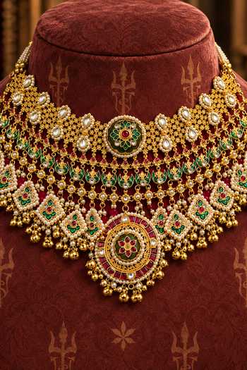 Shop Tussya Gold Plated Devayani Kundan Necklace Set Online at Aza Fashions Shop_Tussya_Gold Plated Devayani Kundan Necklace Set _Online_at_Aza_Fashions