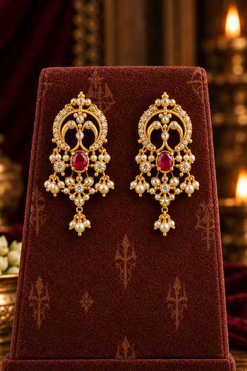 Tussya_Gold Plated Rajkanthi Kundan Necklace Set _Online_at_Aza_Fashions
