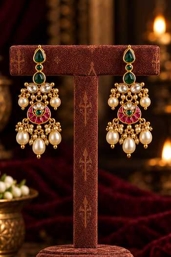 Tussya Gold Plated Mrunalini Kundan Necklace Set Online at Aza Fashions Tussya_Gold Plated Mrunalini Kundan Necklace Set _Online_at_Aza_Fashions