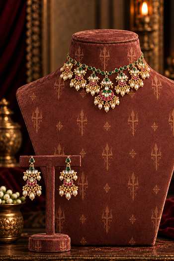 Tussya Mrunalini Kundan Necklace Set 