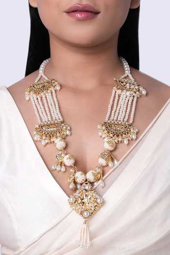 Vaidaan Dharan Beaded Pendant Necklace