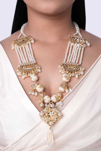 Vaidaan Dharan Beaded Pendant Necklace