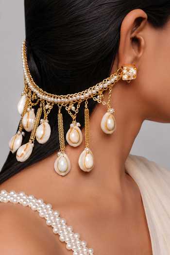 Vaidaan Iniyati Shell Earchains
