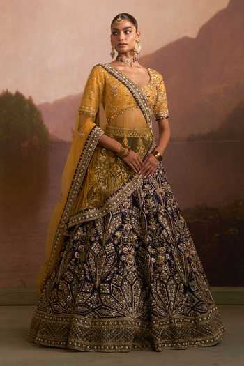 Angad Singh Pichhli Raat Raw Silk Lehenga Set 
