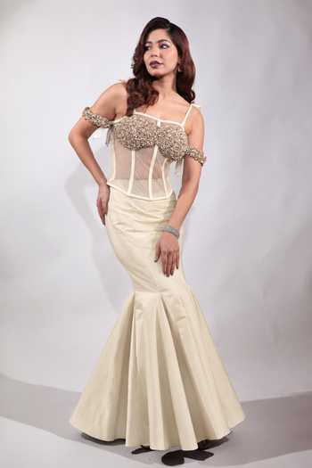 Shop Jubinav Chadha Cream Net Square Neck Hand-embroidered Shell Corset Online at Aza Fashions Shop_Jubinav Chadha_Cream Net Square Neck Hand-embroidered Shell Corset _Online_at_Aza_Fashions