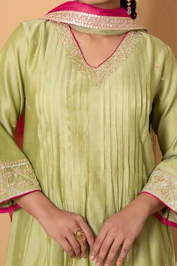 Shop Kameez Green Chanderi, Cotton, Organza V-neck, Yes Gota Patti Work Kurta Set Online at Aza Fashions Shop_Kameez_Green Chanderi, Cotton, Organza V-neck, Yes Gota Patti Work Kurta Set _Online_at_Aza_Fashions