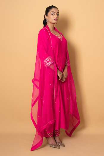 Kameez Magenta Chanderi, Cotton, Organza V-neck, Yes Gota Patti Kurta Set Online at Aza Fashions Kameez_Magenta Chanderi, Cotton, Organza V-neck, Yes Gota Patti Kurta Set _Online_at_Aza_Fashions