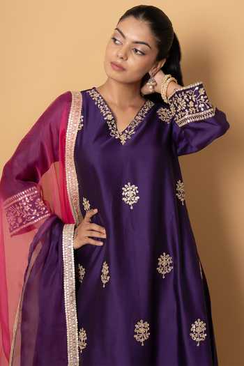 Shop Kameez Purple Chanderi, Cotton, Organza V-neck Gota Patti Work Kurta Set Online at Aza Fashions Shop_Kameez_Purple Chanderi, Cotton, Organza V-neck Gota Patti Work Kurta Set _Online_at_Aza_Fashions