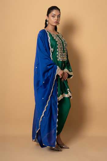 Kameez Green Chanderi, Cotton Round Neck, Yes Emerald Blue Embroidered Kurta Set Online at Aza Fashions Kameez_Green Chanderi, Cotton Round Neck, Yes Emerald Blue Embroidered Kurta Set _Online_at_Aza_Fashions