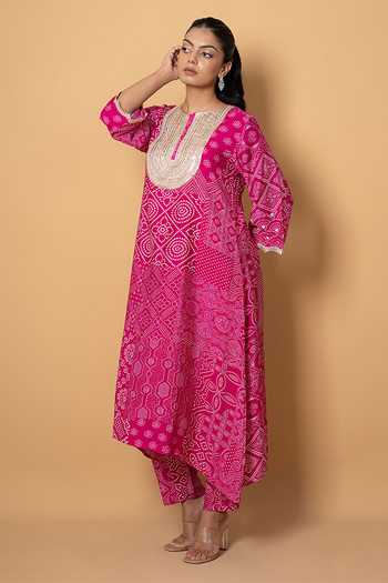 Kameez Fuchsia Chanderi, Viscose Split V-neck, Yes Bandhani Print Kurta And Pant Set Online at Aza Fashions Kameez_Fuchsia Chanderi, Viscose Split V-neck, Yes Bandhani Print Kurta And Pant Set _Online_at_Aza_Fashions