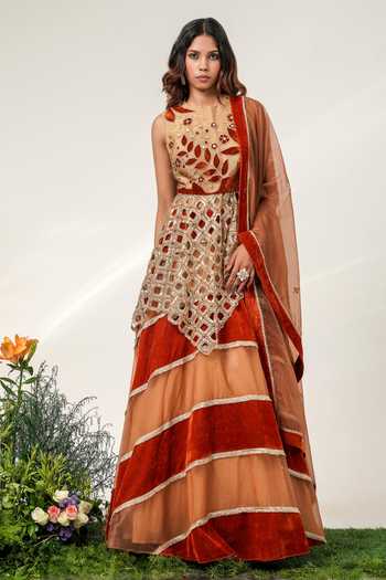 Shwetanga The Royals Stripe Pattern Lehenga Set 