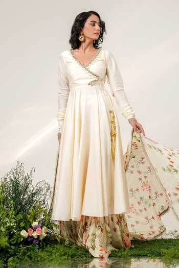 Shop Shwetanga Ivory Organza, Chanderi, Crepe, Tulle Neckline Embroidered Angarkha Anarkali Set Online at Aza Fashions Shop_Shwetanga_Ivory Organza, Chanderi, Crepe, Tulle Neckline Embroidered Angarkha Anarkali Set _Online_at_Aza_Fashions