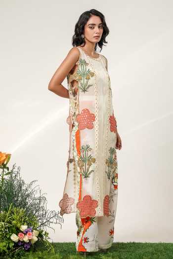 Buy Shwetanga Ivory Silk, Organza, Georgette Round Neck, Yes Garden Patchwork Kurta And Pant Set Buy_Shwetanga_Ivory Silk, Organza, Georgette Round Neck, Yes Garden Patchwork Kurta And Pant Set