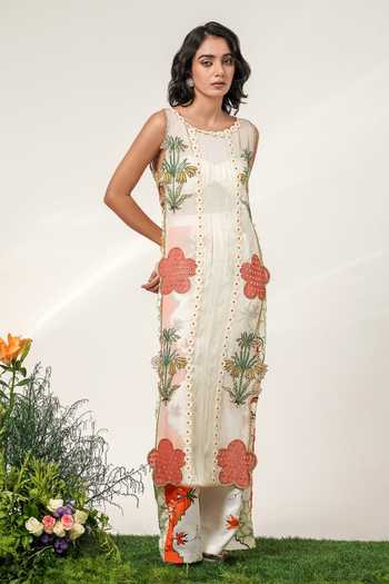 Shop Shwetanga Ivory Silk, Organza, Georgette Round Neck, Yes Garden Patchwork Kurta And Pant Set Shop_Shwetanga_Ivory Silk, Organza, Georgette Round Neck, Yes Garden Patchwork Kurta And Pant Set