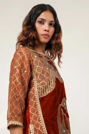 Shwetanga Red Georgette, Tissue, Velvet Boat Neck, Yes Royal Patchwork Kurta And Pant Set Online at Aza Fashions Shwetanga_Red Georgette, Tissue, Velvet Boat Neck, Yes Royal Patchwork Kurta And Pant Set _Online_at_Aza_Fashions