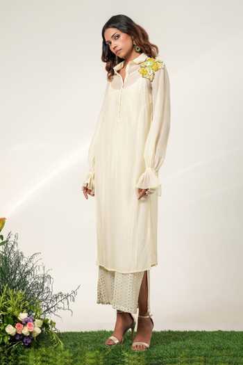 Shwetanga Ivory Organza, Georgette Collared Neck, Yes Flora Patchwork Kurta at Aza Fashions Shwetanga_Ivory Organza, Georgette Collared Neck, Yes Flora Patchwork Kurta _at_Aza_Fashions