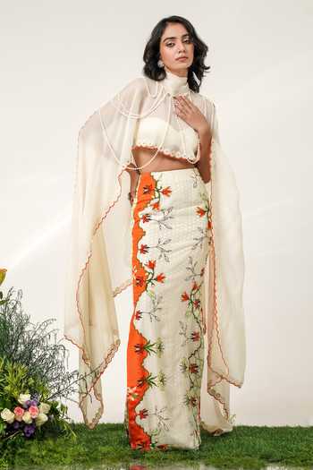 Buy Shwetanga Ivory Organza, Georgette Sweetheart Neck Enchanted Embroidered Cape Skirt Set Buy_Shwetanga_Ivory Organza, Georgette Sweetheart Neck Enchanted Embroidered Cape Skirt Set