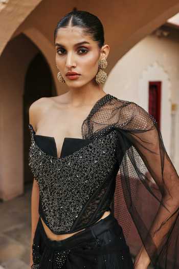 Label Moni K Black Net Embroidery Sweetheart Nazar Pre-draped Saree With Embellished Corset at Aza Fashions Label Moni K_Black Net Embroidery Sweetheart Nazar Pre-draped Saree With Embellished Corset _at_Aza_Fashions