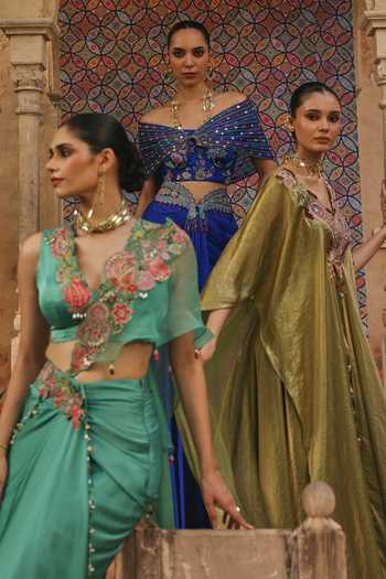 Shop Label Moni K Green Organza, Satin V-neck Maira Paisley Embroidered Pre-draped Saree Set Online at Aza Fashions Shop_Label Moni K_Green Organza, Satin V-neck Maira Paisley Embroidered Pre-draped Saree Set _Online_at_Aza_Fashions