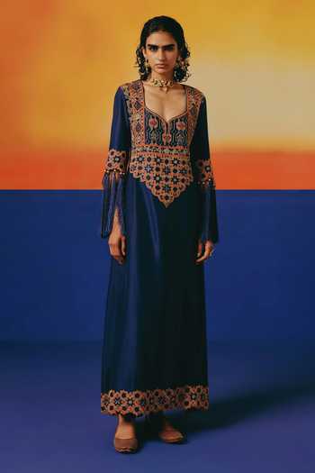Warra Placement Embroidered Kaftan & Pant Set 