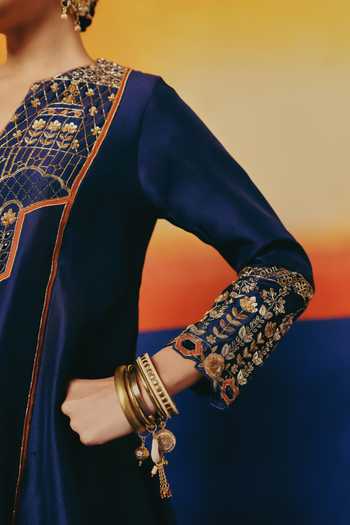 Shop Warra Blue Silk Notched Neck Leaf Hand Embroidered Pure Kurta Set Online at Aza Fashions Shop_Warra_Blue Silk Notched Neck Leaf Hand Embroidered Pure Kurta Set _Online_at_Aza_Fashions