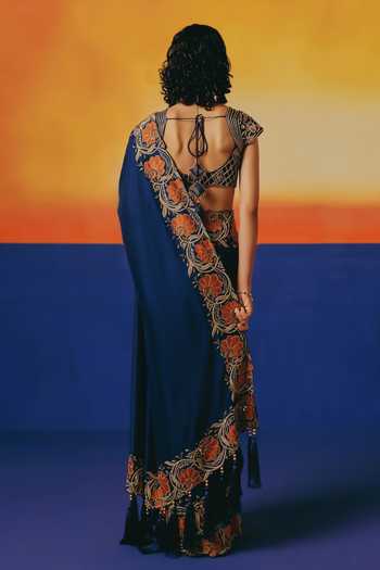 Warra Placement Embroidered Saree With Blouse 