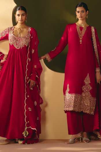 Mrunalini Rao_Red Silk, Organza Round Neck Mrida Embroidered Kurta Set _Online_at_Aza_Fashions