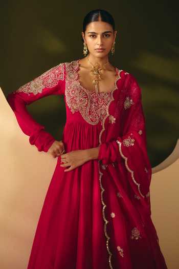 Shop Mrunalini Rao Red Silk, Organza Sweetheart Neck Janaki Embroidered Anarkali With Dupatta Online at Aza Fashions Shop_Mrunalini Rao_Red Silk, Organza Sweetheart Neck Janaki Embroidered Anarkali With Dupatta _Online_at_Aza_Fashions