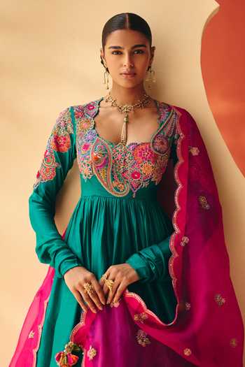 Shop Mrunalini Rao Green Silk, Organza Sweetheart Neck Janaki Embroidered Anarkali With Dupatta Online at Aza Fashions Shop_Mrunalini Rao_Green Silk, Organza Sweetheart Neck Janaki Embroidered Anarkali With Dupatta _Online_at_Aza_Fashions