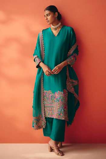 Mrunalini Rao Saanvi Silk Embroidered Kurta Set 