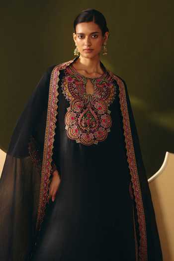 Shop_Mrunalini Rao_Black Silk, Organza Keyhole Neck, Yes Pravya Embroidered Kurta Set _Online_at_Aza_Fashions