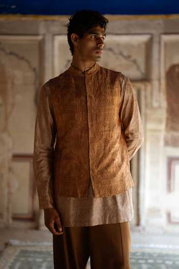Dash And Dot Brown Viscose, Nylon Embroidery Heritage Banarasi Bundi Online at Aza Fashions Dash And Dot_Brown Viscose, Nylon Embroidery Heritage Banarasi Bundi _Online_at_Aza_Fashions
