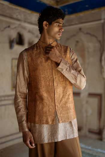 Dash And Dot Brown Viscose, Nylon Embroidery Heritage Banarasi Bundi at Aza Fashions Dash And Dot_Brown Viscose, Nylon Embroidery Heritage Banarasi Bundi _at_Aza_Fashions