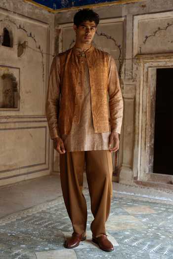 Shop Dash And Dot Brown Viscose, Nylon Embroidery Heritage Banarasi Bundi Shop_Dash And Dot_Brown Viscose, Nylon Embroidery Heritage Banarasi Bundi