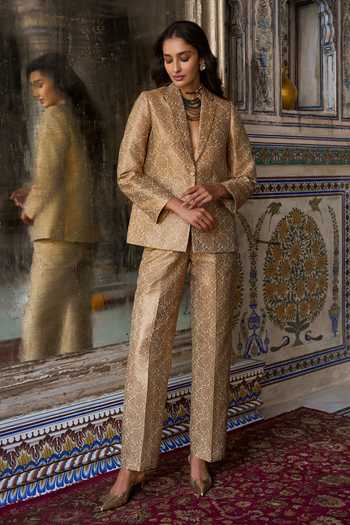 Dash And Dot Gold Polyester, Lurex Banarasi Brocade Blazer at Aza Fashions Dash And Dot_Gold Polyester, Lurex Banarasi Brocade Blazer _at_Aza_Fashions