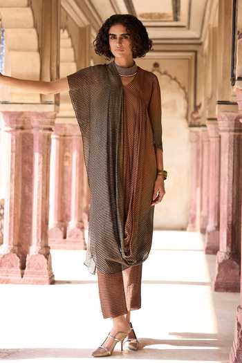 Buy Dash And Dot Multi Color Silk, Cotton, Lurex V-neck Draped Ombre Kaftan Top Online at Aza Fashions Buy_Dash And Dot_Multi Color Silk, Cotton, Lurex V-neck Draped Ombre Kaftan Top _Online_at_Aza_Fashions