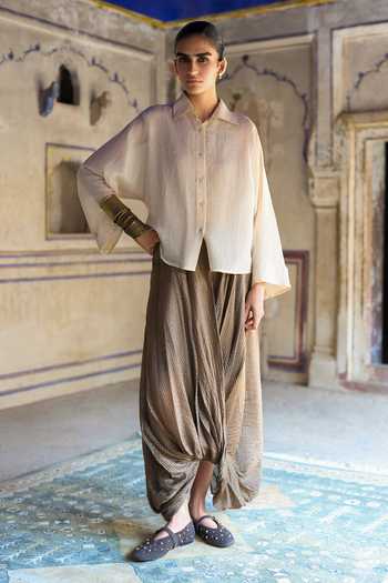 Buy Dash And Dot Gold Silk, Cotton, Viscose, Lurex Collared Neck Banarasi Structured Shirt Online at Aza Fashions Buy_Dash And Dot_Gold Silk, Cotton, Viscose, Lurex Collared Neck Banarasi Structured Shirt _Online_at_Aza_Fashions
