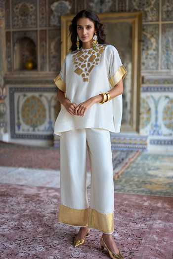 Buy_Dash And Dot_Gold Viscose Round Neck Gota Applique Boxy Top And Straight Pant Set 