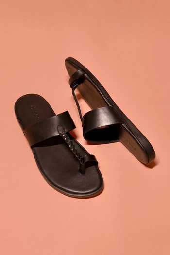 Dmodot Pelle Kohlo Nero Kolhapuri Slip Ons 