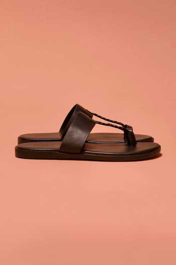 Dmodot Black Pelle Kohlo Nero Kolhapuri Slip Ons Online at Aza Fashions Dmodot_Black Pelle Kohlo Nero Kolhapuri Slip Ons _Online_at_Aza_Fashions